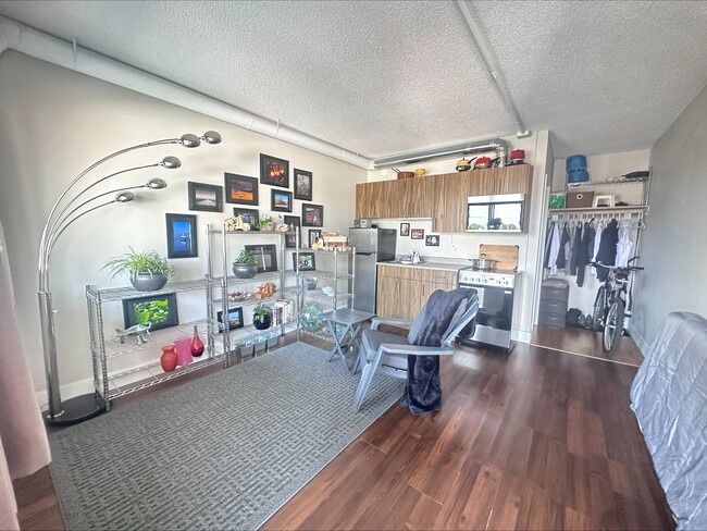 Photo - 1500 Dogwood St