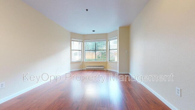 Photo - 1945 Washington St Unit #406