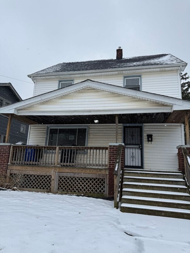 Building Photo - Lee/Harvard 4 bedroom Single