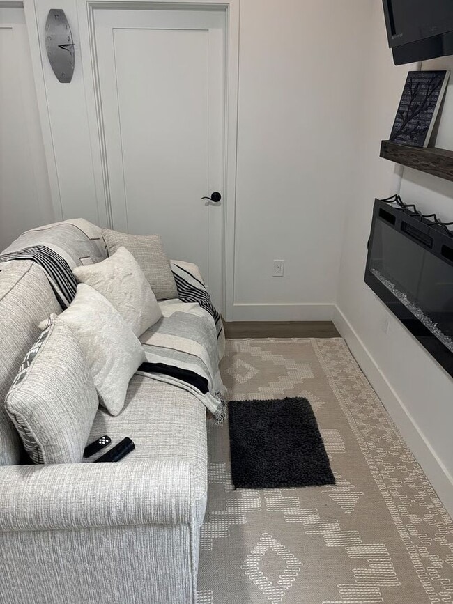 Photo - Charming Backyard Studio – All Utilities Included - Even WiFI