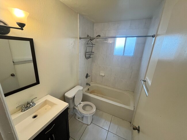 Photo - 2103 3rd St Unidad B