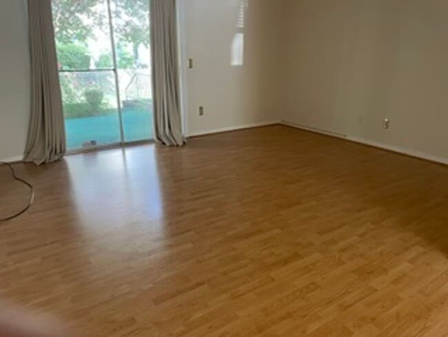 Photo - 3600 Chateau Dr
