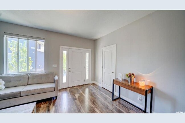 Photo - Beautiful 4 Bedroom Home in Midvale!