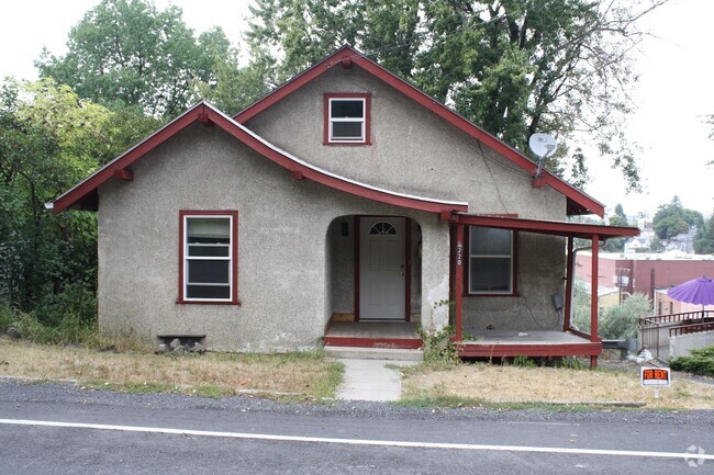 Building Photo - 220 SE McKenzie St Rental