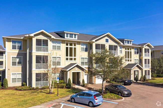 Building Photo - Century Crosstown Rental