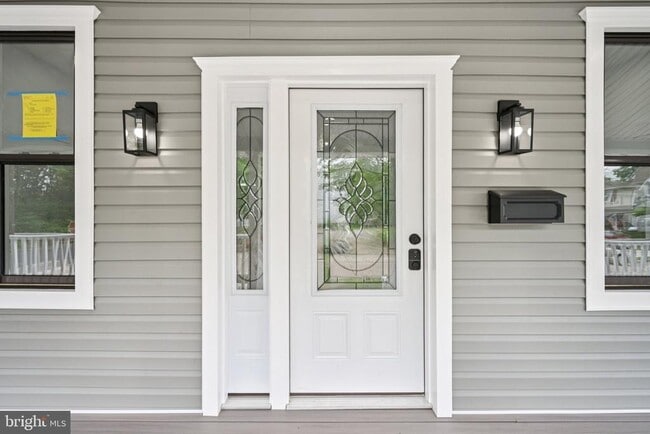 Building Photo - 3547 Finlaw Ave