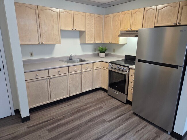 Photo - Sixth & Pine Building