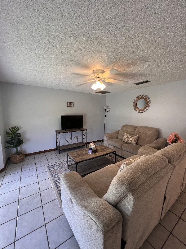 Photo - 1300 Emerson Dr NE