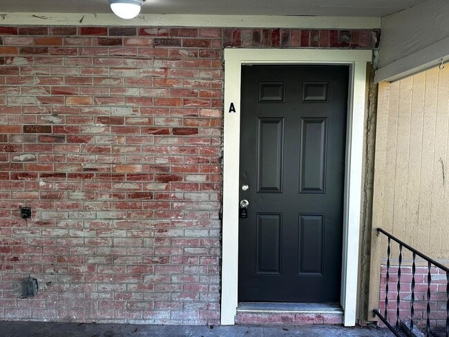 Building Photo - Charming 1 bedroom in the heart of St Pete... Unit A Rental