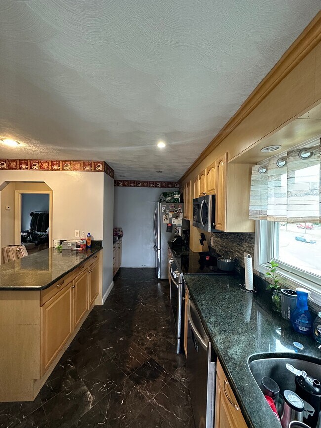73 Almont St Unit 2