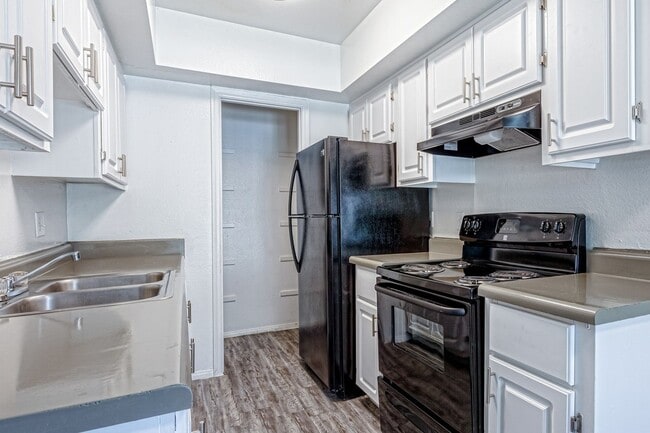 Photo - Park Mesa Apartments