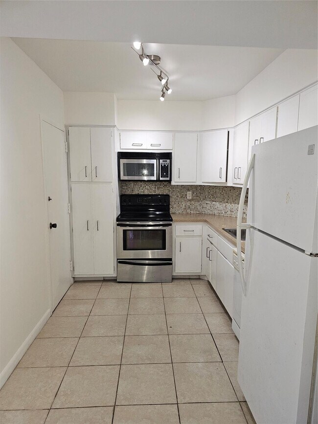 Photo - 500 Bayview Dr Unidad 1717