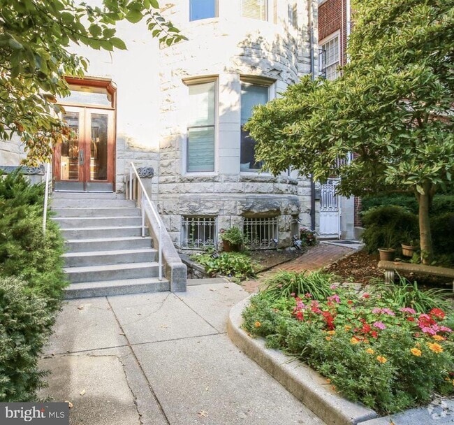 Building Photo - 1730 New Hampshire Ave NW Unit 13 Rental