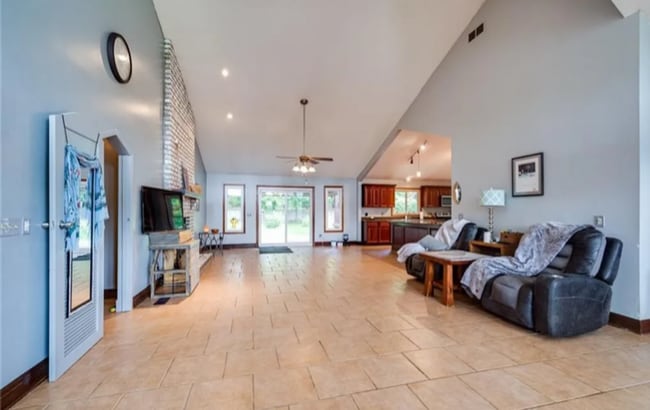 Photo - 3 bed 2 bath with pool