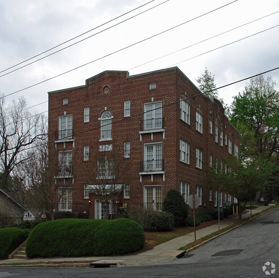 Gladstone Apartments - Gladstone Apartments