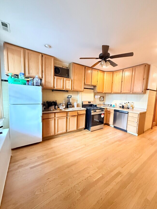 Photo - 2123 N Seminary Ave Unit 1