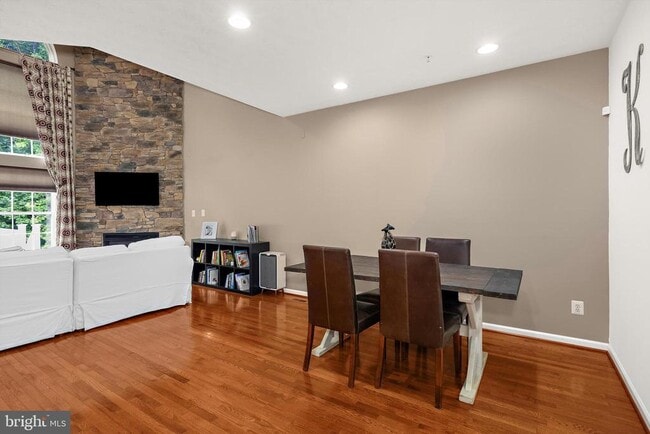 Photo - 4749 Thistle Hill Dr
