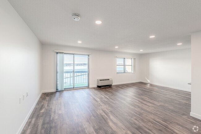 2 BR, 1.5 BA Townhouse - Clipper