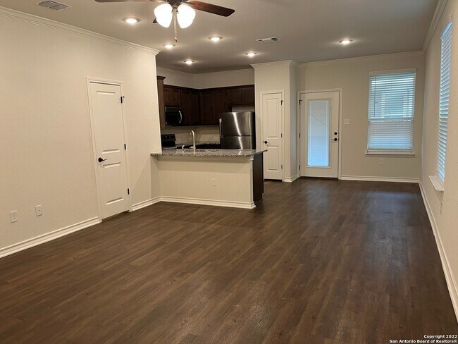 Building Photo - 10342 Lynwood Branch Rental