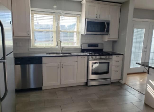 Photo - 2406 Lasalle Dr