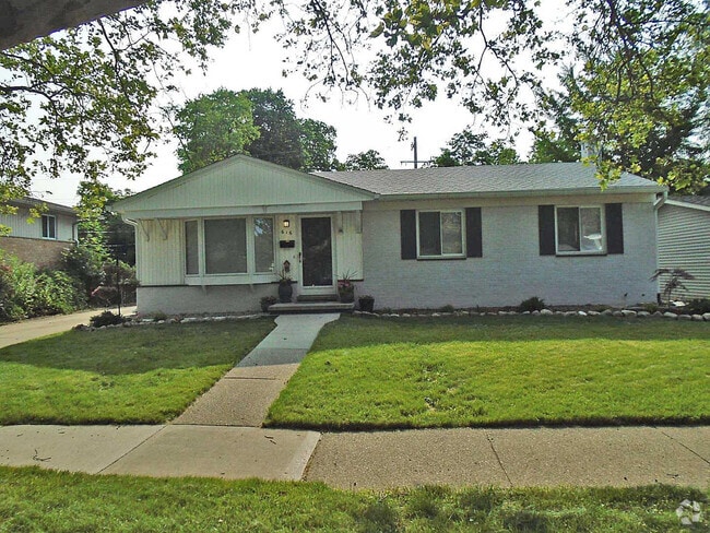 Building Photo - 616 Leona Dr Rental