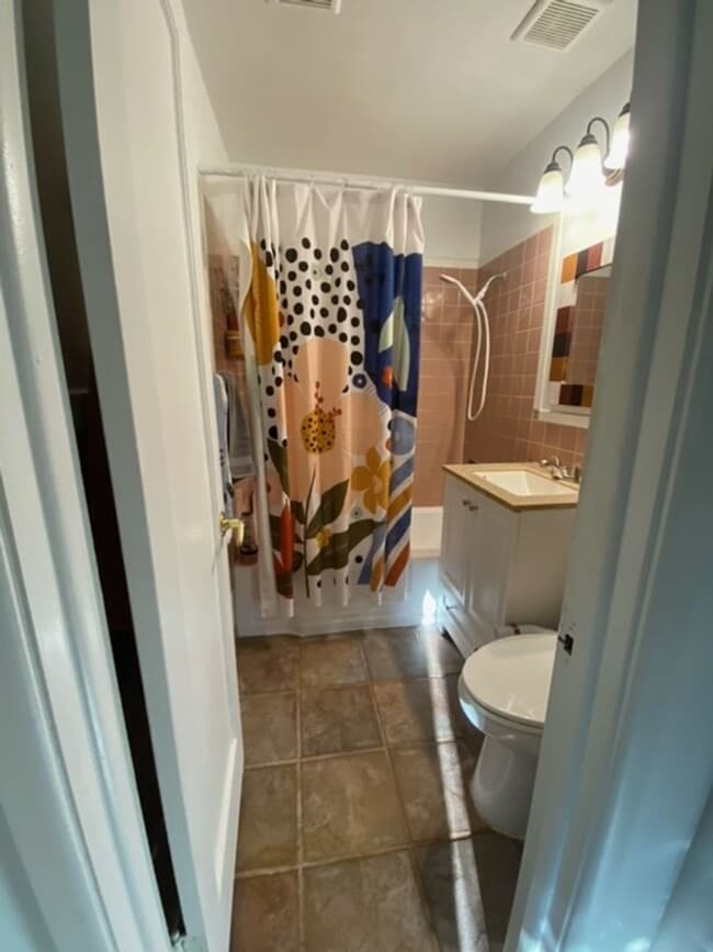 Photo - Gorgeous 4 bed/2 Bath home for rent $500 O...