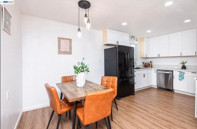 Photo - 2257 Edison Ave