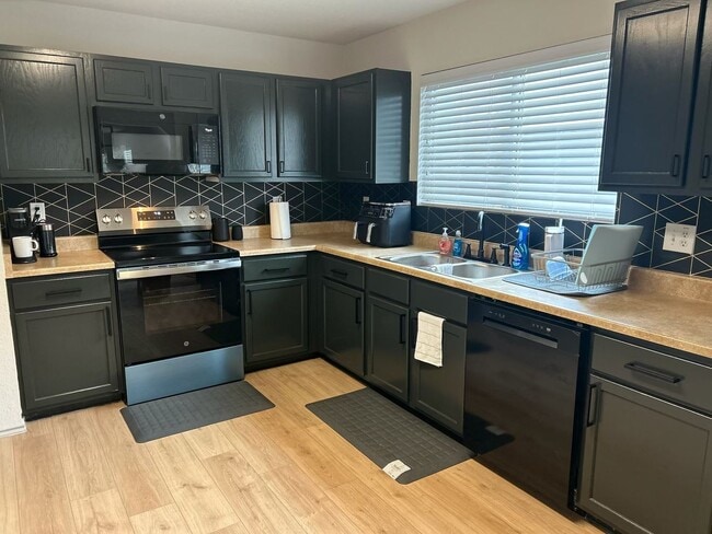 Photo - 1 STORY 3 BEDROOM WITH AN OFFICE AND 2 BATHROOM.