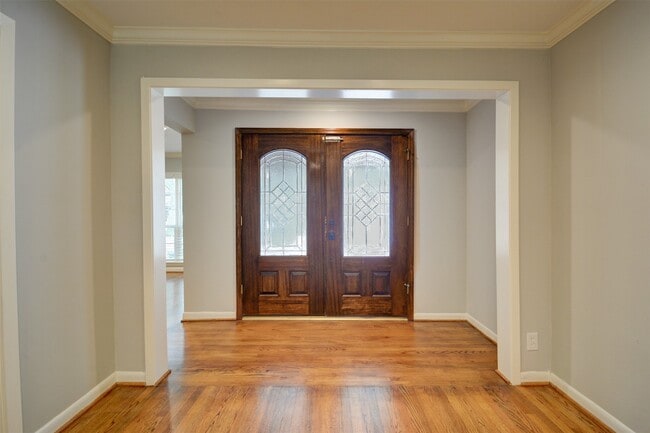 Photo - 5604 Whitehaven St