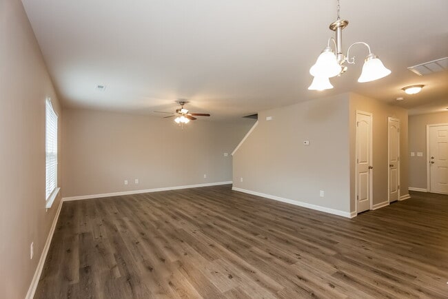 Photo - 9009 Sharpes Cir