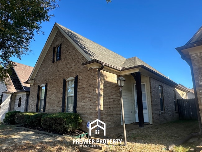 Building Photo - 6942 Lagrange Grove Dr