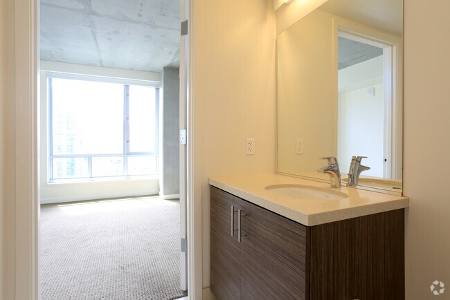 2 Bedroom: Bathroom