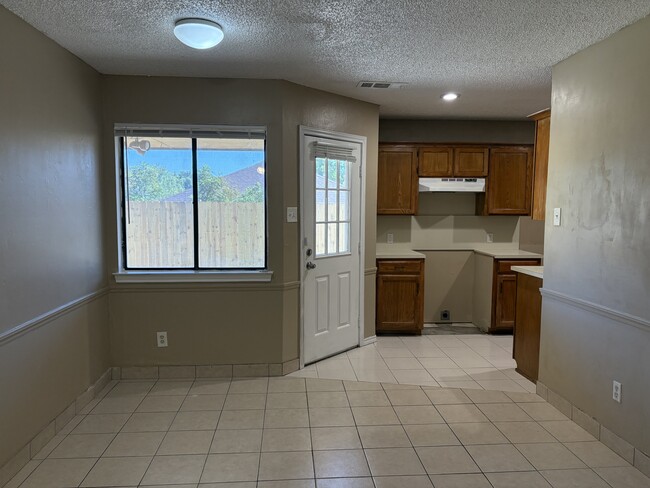 Photo - 716 Long Ct