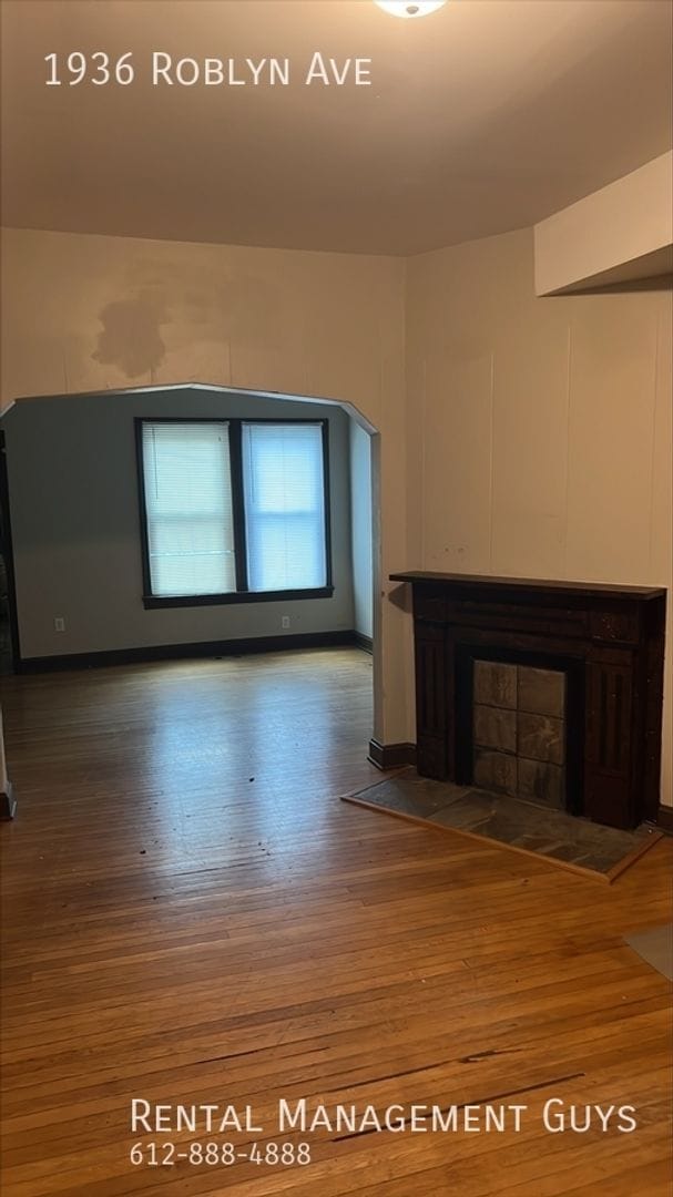 Photo - 1936/1938 Roblyn Ave Unit 1936