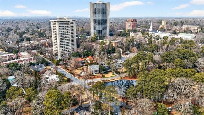 Photo - 2575 Peachtree Rd NE Unit 7E