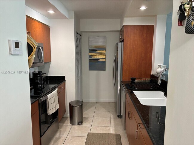6917 Collins Ave Unit 1207