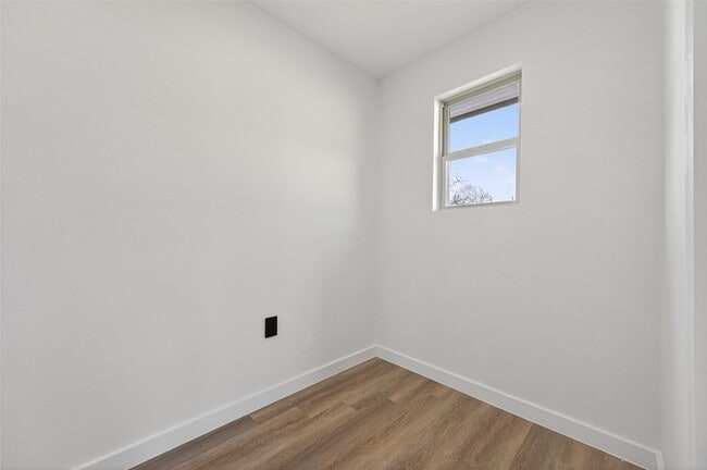 Photo - 6621 Jason St