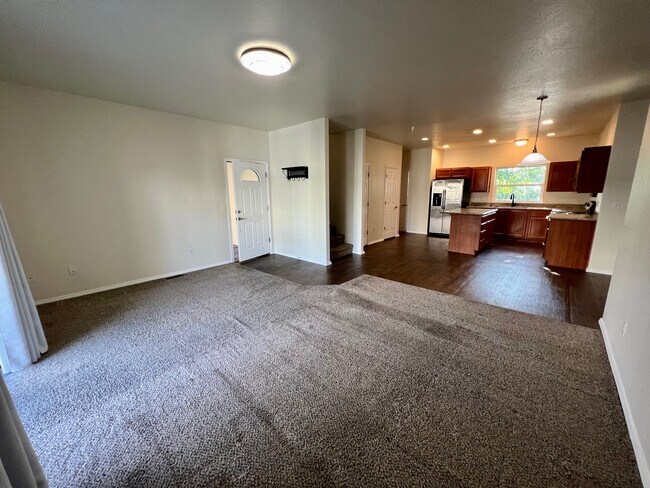 411 Berrydale Ave