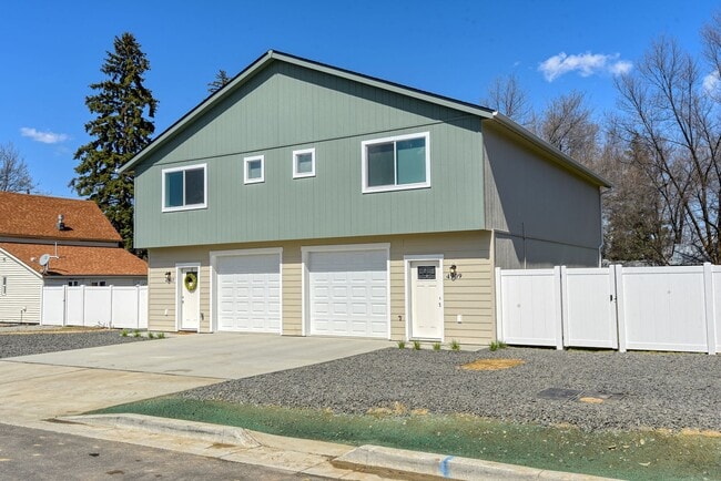 Building Photo - 4919-4921 E 6th Ave Rental