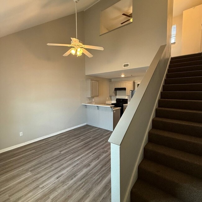 Building Photo - $500 Off 1st Full Month!* All Utilities In... Unit 107A Rental