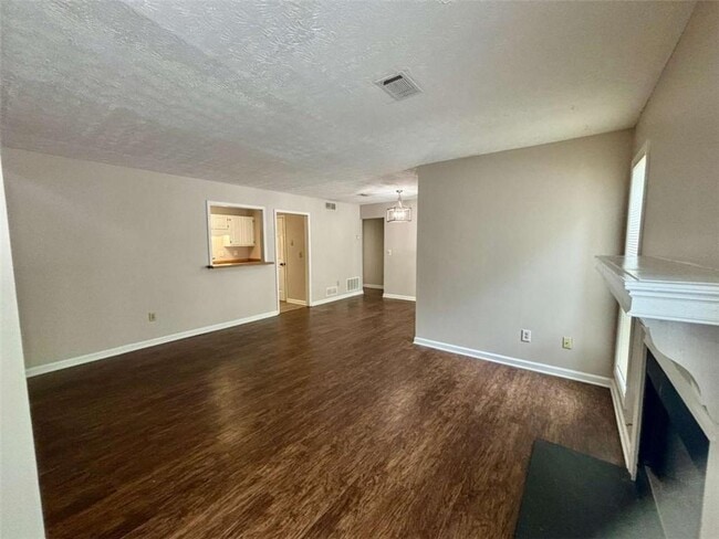 Photo - 3841 Woodridge Way