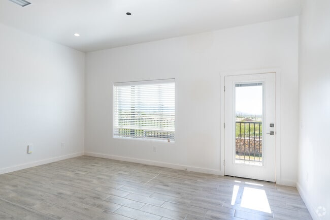 3BR, 2BA - 1270SF - Living Room