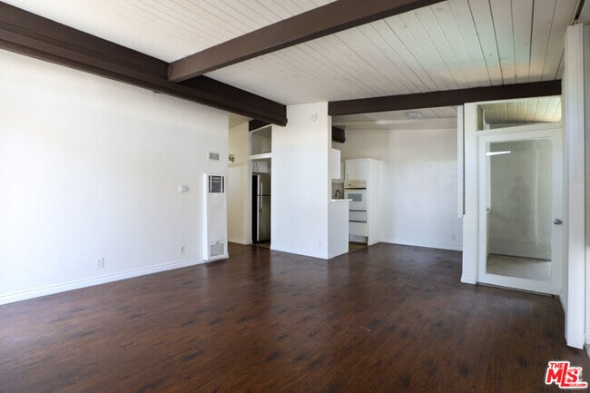 Building Photo - 11131 Rose Ave Unit 8 Rental