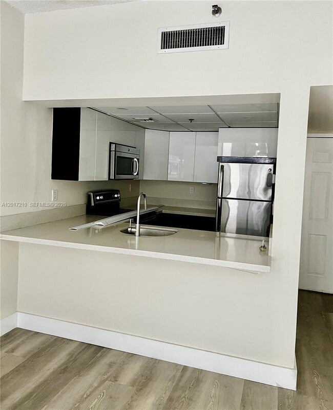Photo - 540 Brickell Key Dr Unit 218