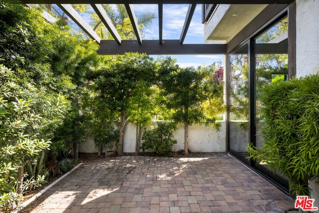 Photo - 1549 Palisades Dr