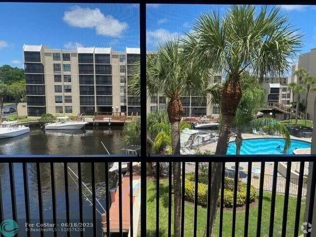 Building Photo - 11 Royal Palm Way Unit 303 Rental