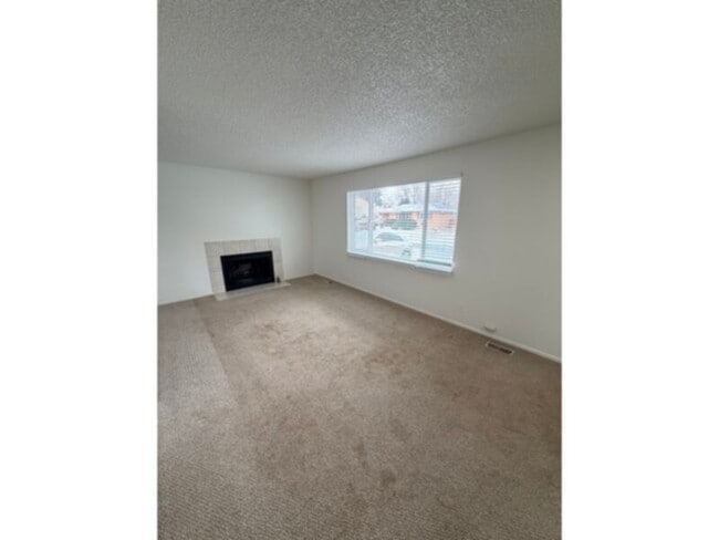 Photo - 5300 Troy St