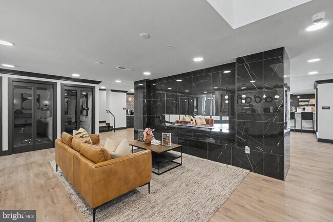 Photo - 701 N Henry St Unidad 401
