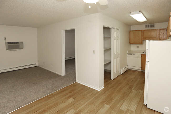 2BR, 1BA - 800 SF - Fir Tree Apartments