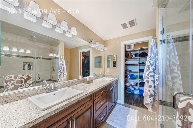 Photo - Spacious Top-Floor Unit with Solarium Unit 616